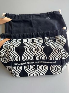 Knitter's " Field Bag "